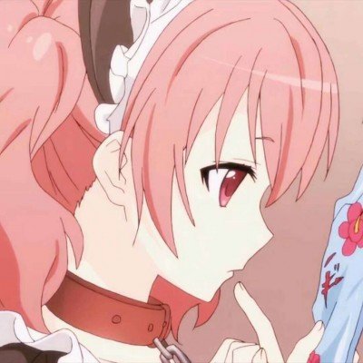 男子从背后加速冲撞女孩倒地后逃走
